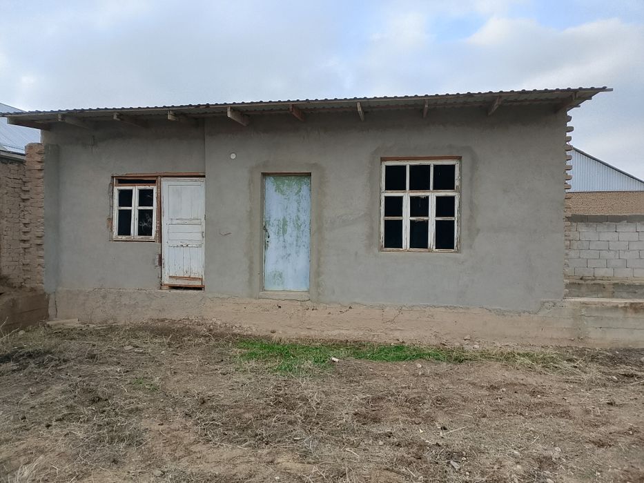 Uchastka sotiladi