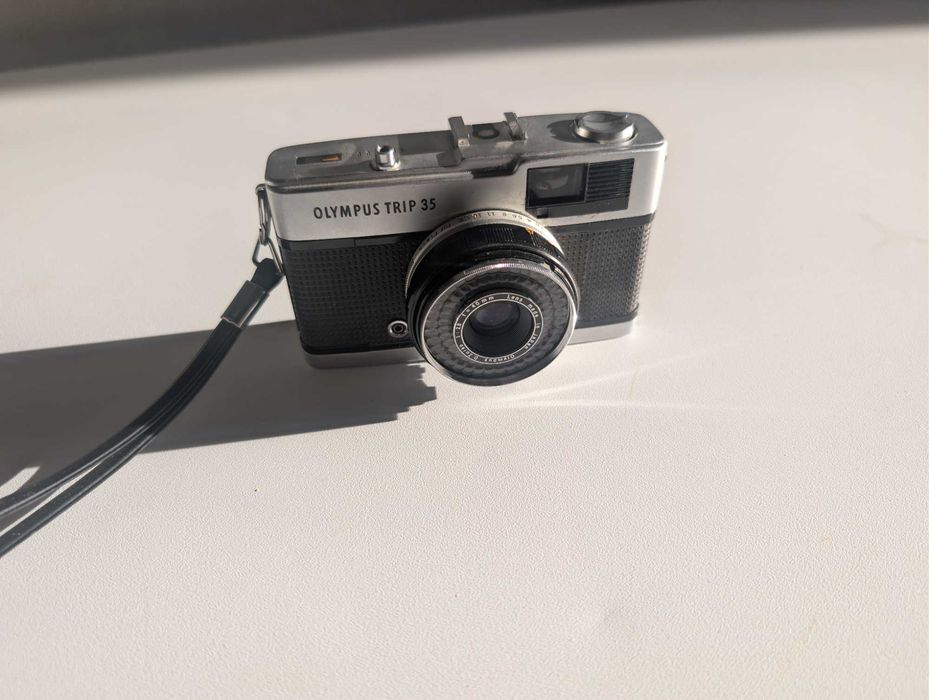Aparat foto cu film Olympus Trip 35