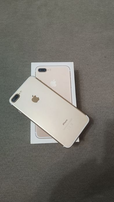 Продам Айфон 7+ 32гб