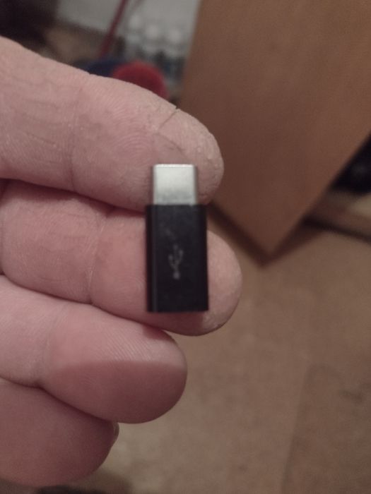 Зарядно устройство за смартфон за автомобил