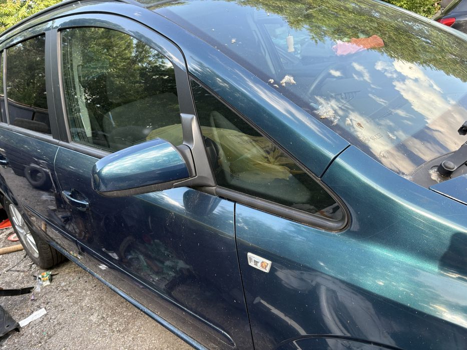 Opel zafira B продава се на части