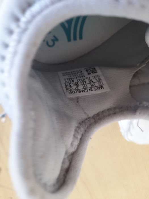 Мъжки спортни обувки ADIDASразмер UK 10 подарък нови чорапи