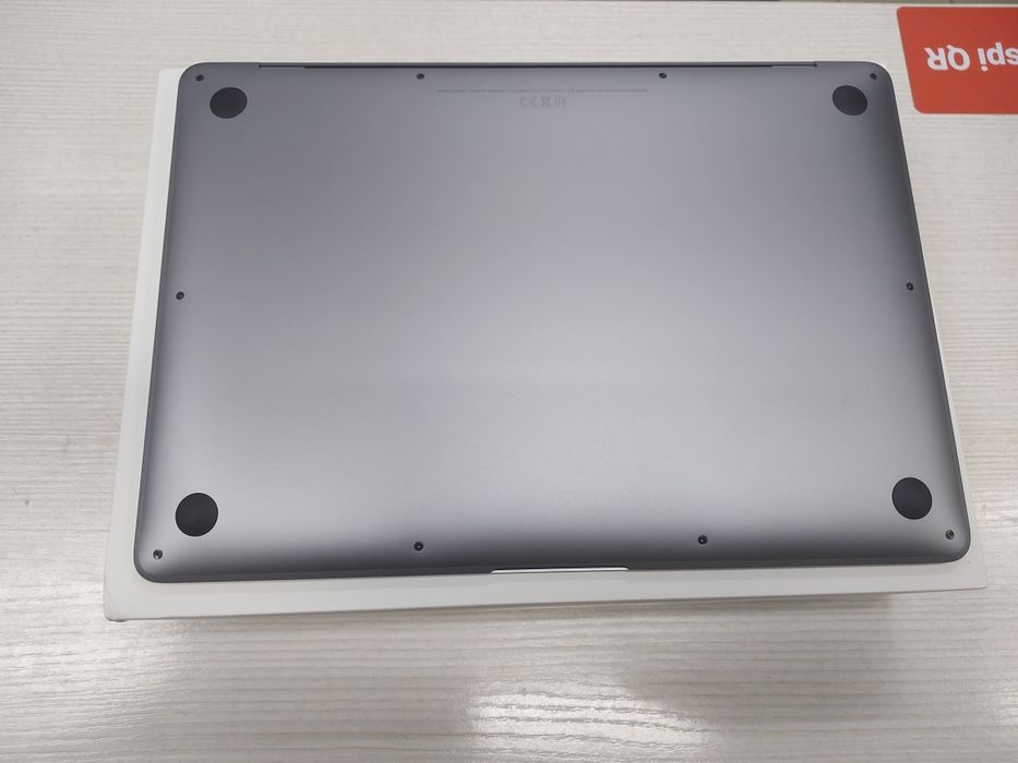 MacBook Air 43 цикла (M1 8 ядер, 8 Gb DDR4, 256 Gb SSD)