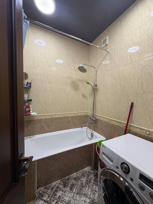Продаётся квартира Юнусабад7 2 ком 2этаж чистим ремонтом есть порковка