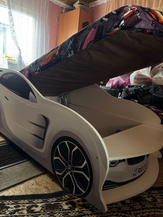 Кровать детская для мальчика BMW