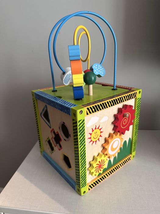 Eichhorn - интерактивен и образователен куб и сортер