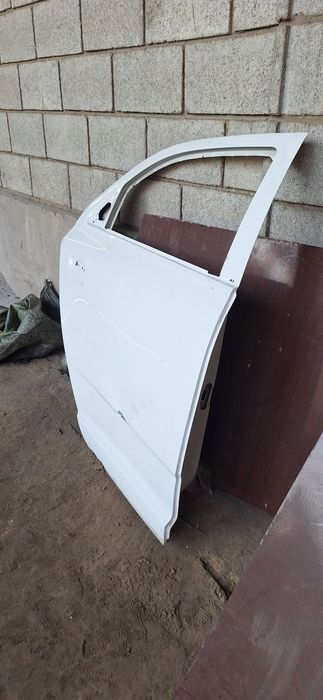 Kobolt ong orqa eshik