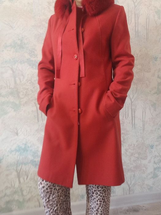 Продам женское пальто