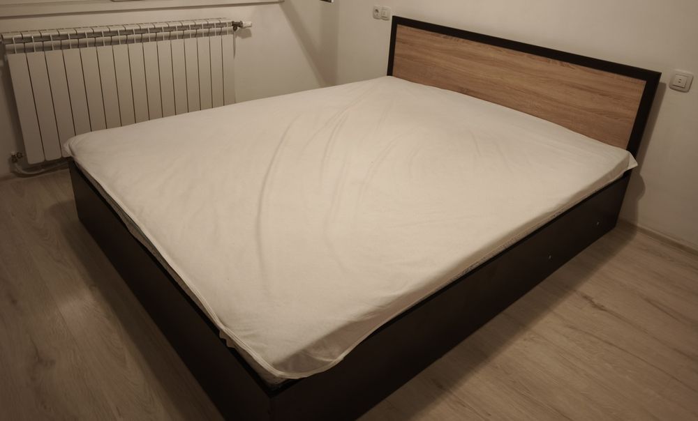 Спалня с матрак !