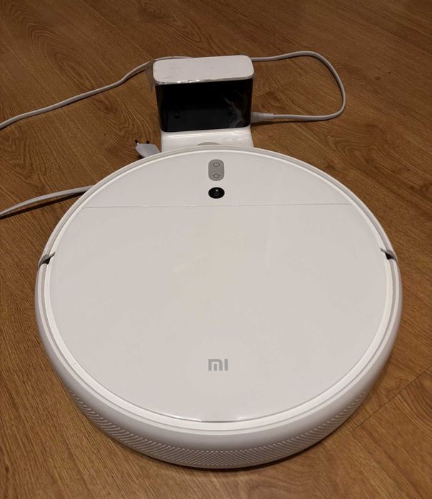 Робот прахосмукачка Xiaomi Mi Robot Vacuum Mop Cleaner, 0.6 л, WI-FI