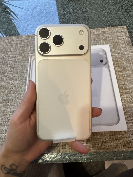 iPhone 17 Pro Max 256GB с гаранция