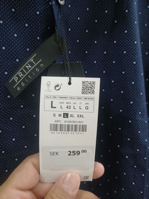 Продаётся фирменная оригенальная мужская рубашка