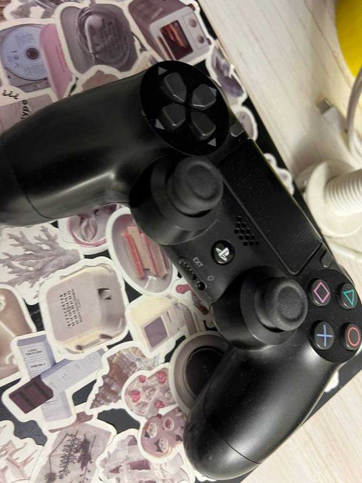 Джойстик для PS4.