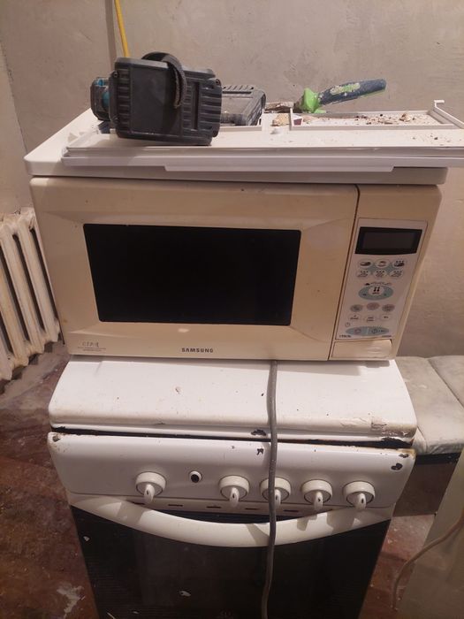 Продаётся микроволновая печь