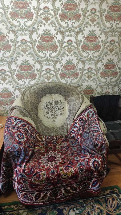 Диван и два кресла