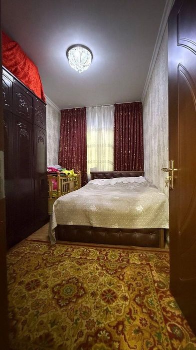 Юнусабад 19кв 2/1/5. 60м² парковка,подвал,огород