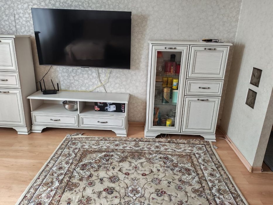 Продам стенку для гостиной (без телевизора)