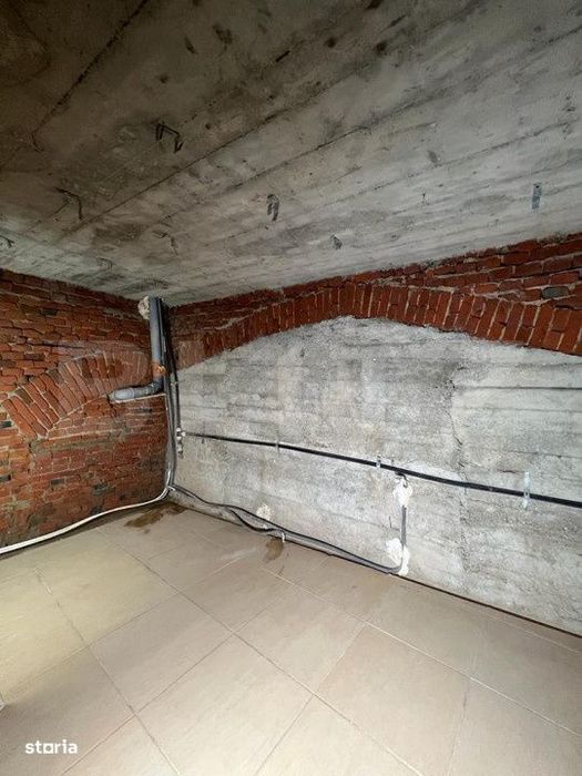 Spatiu Comercial, 70 mp , demisol, ultracentral