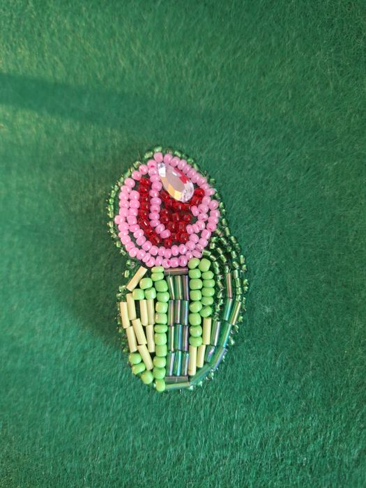 Ръчно изработени брошки