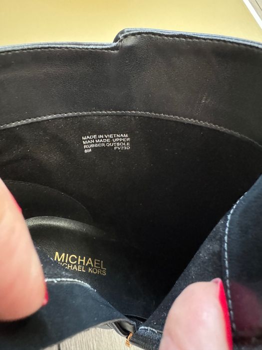 Чисто нови Michael Kors само пробвани!