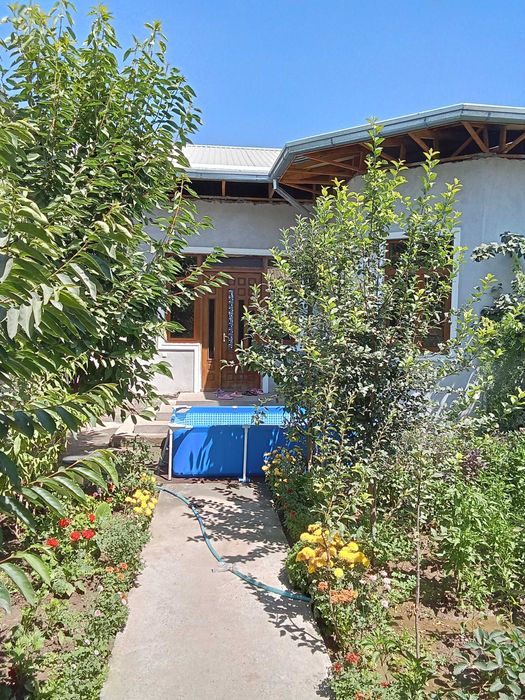 Yuqori chirchiq o'zbekiston mahallasida Tayyor Hovli sotiladi 105 000