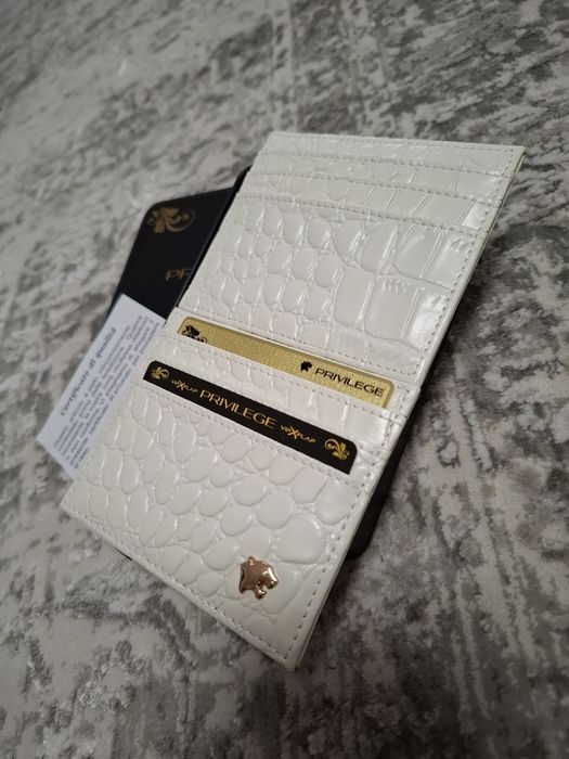 Port carduri piele crocodil portofel