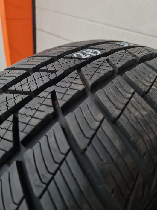 Зимни гуми 2 броя BARUM Polaris5 215 65 R16 дот 1821