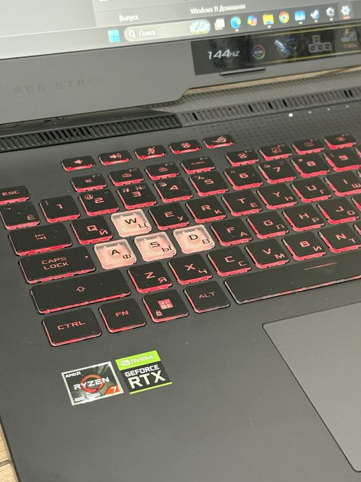Игроовой ноутбук Asus rog strix