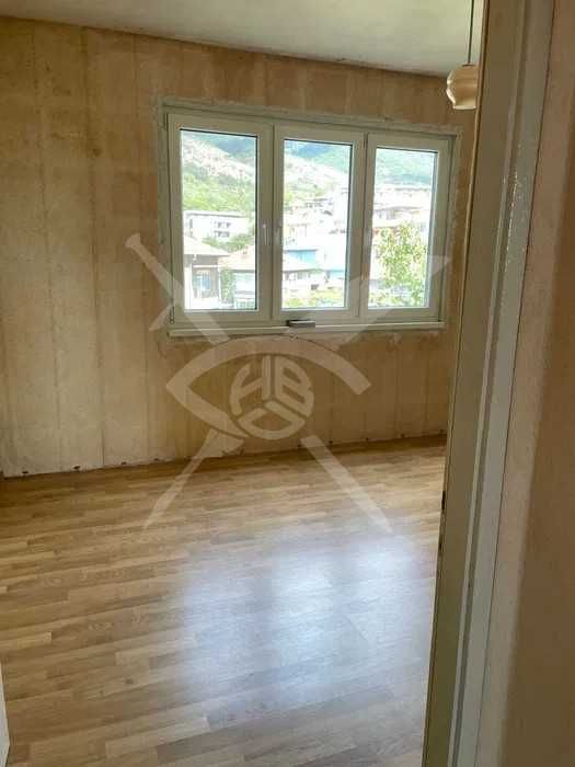 Продава се Тристаен апартамент в Карлово - 119 кв.м за 916 €/кв.м - Снимка #8