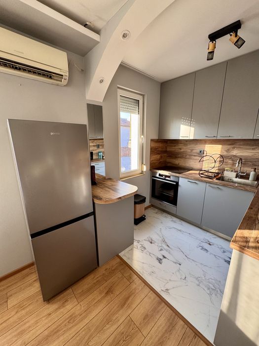 Наем просторен 3-стаен апартамент 120 кв. м.