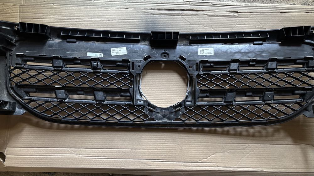 Решетка за Mercedes  W247 GLB
