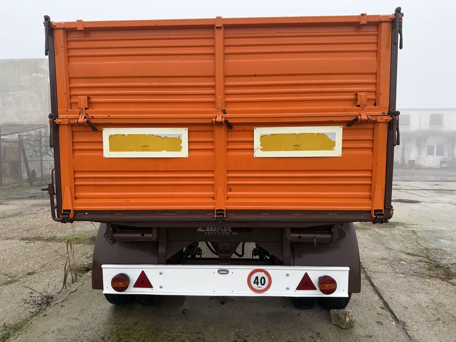 Vand remorca basculabila pe 3 parti