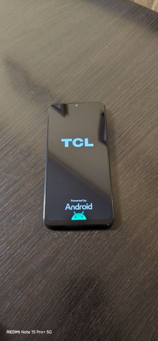 Продавам телефон TCL505