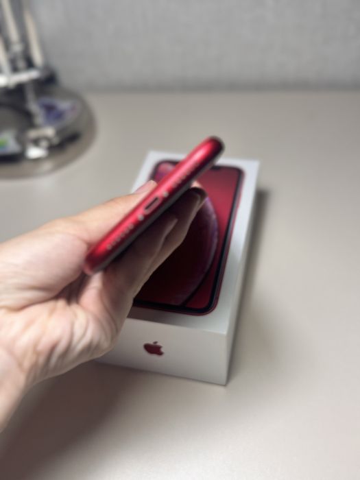 Продаю iPhone XR 128 ГБ