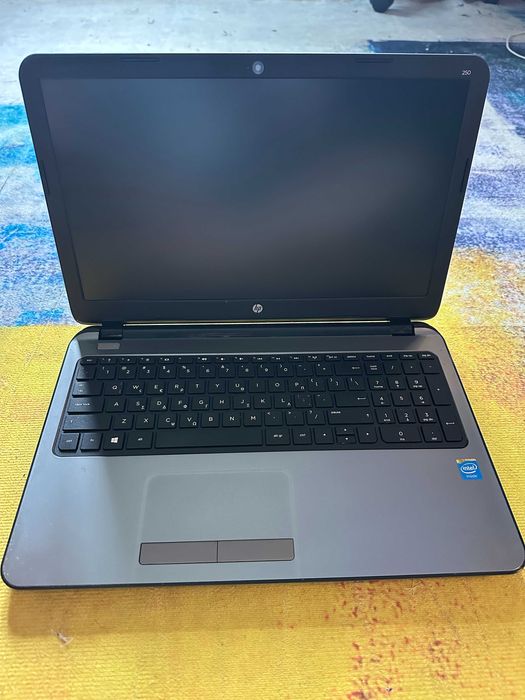 laptop Hp 250 g3. 4 gb , hdd 500gb, windows complet