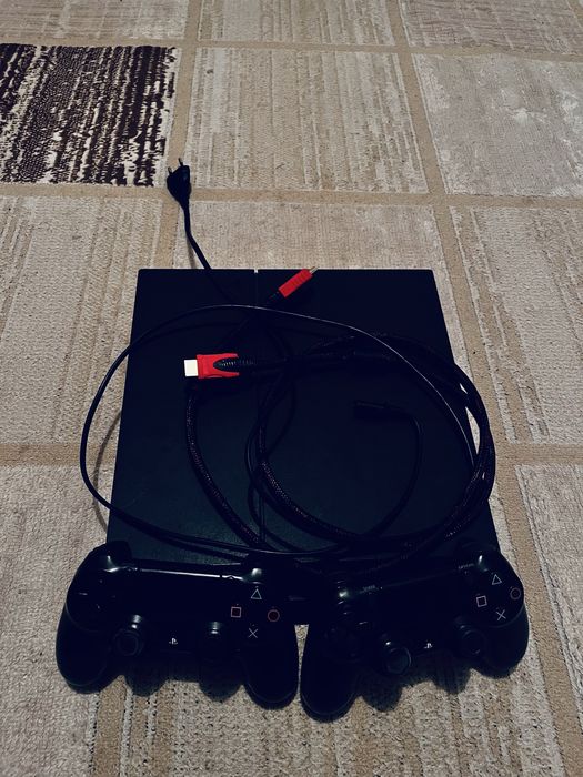 Продаю пс 4 есть +10игры
