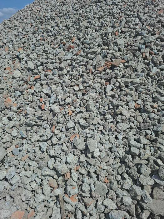 Vand beton, piatra  concasata