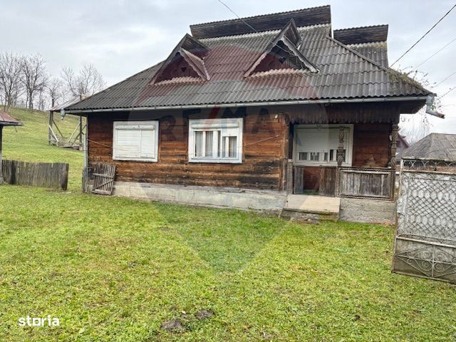 Casa traditionala+anexe gospodaresti in Giulesti Maramures
