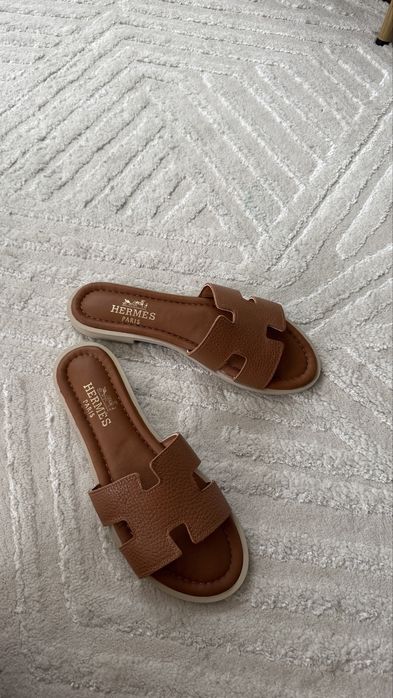 Sandale/slapi din piele