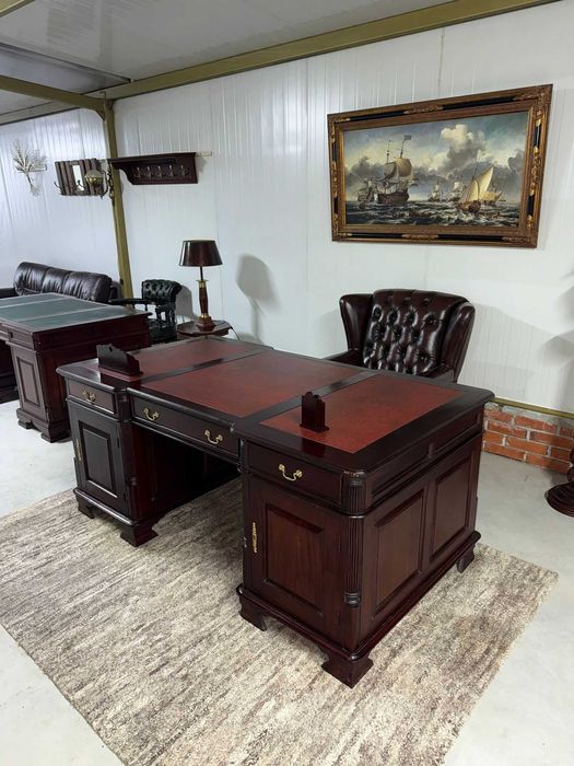 Класическо бюро Chesterfield