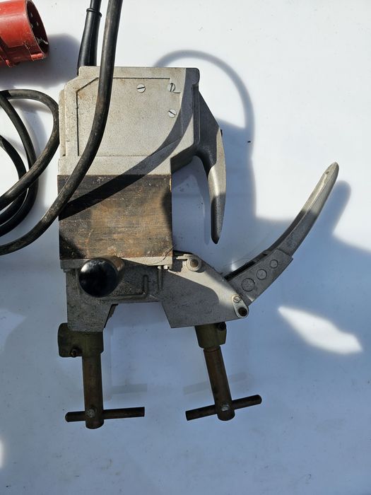 Aparat sudura in puncte portabil