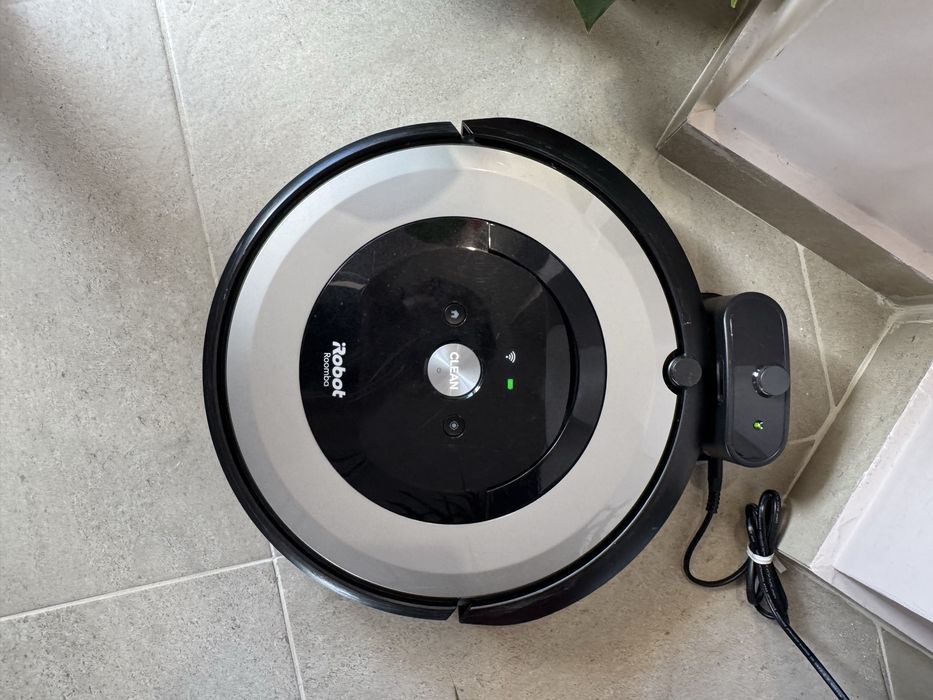 iRobot Roomba e5 – Като нов