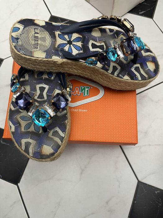 Продам женскую обувь