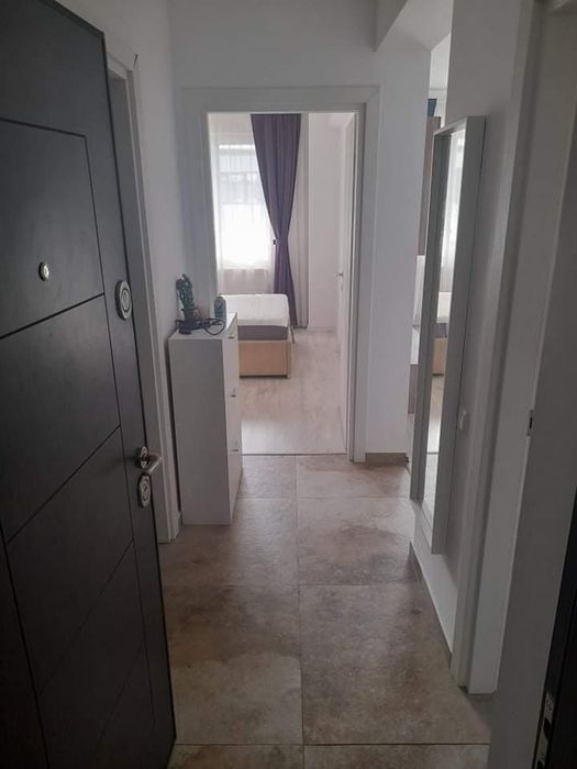 Inchiriez apartament cu 2 camere, decomandat, mobilat, proprietar