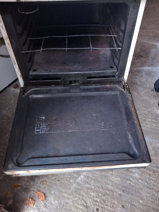 Vând aragaz pentru gaz