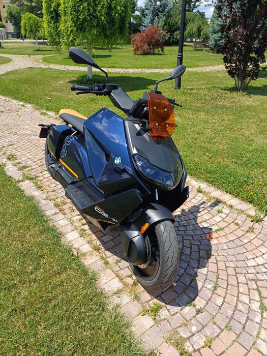 Scuter electric BMW CE 04