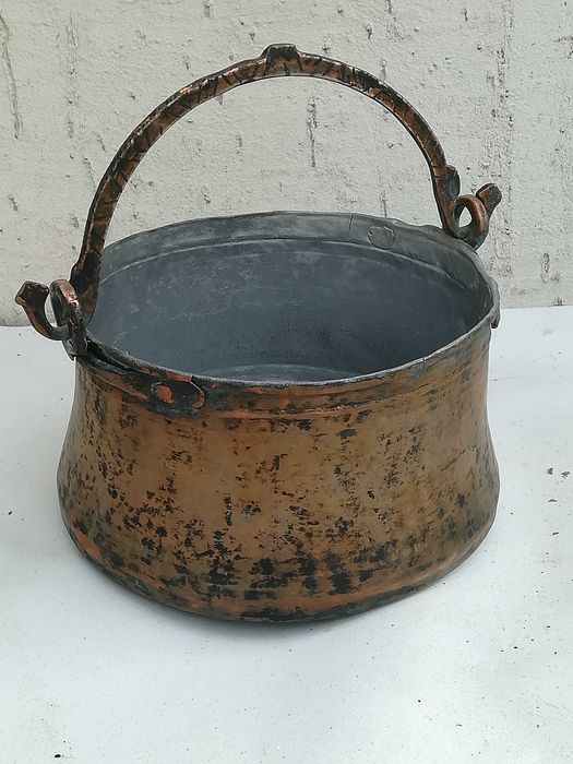 Ръчно изработено бакърено котле/менче.