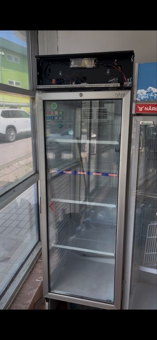 Ветринный холодильник