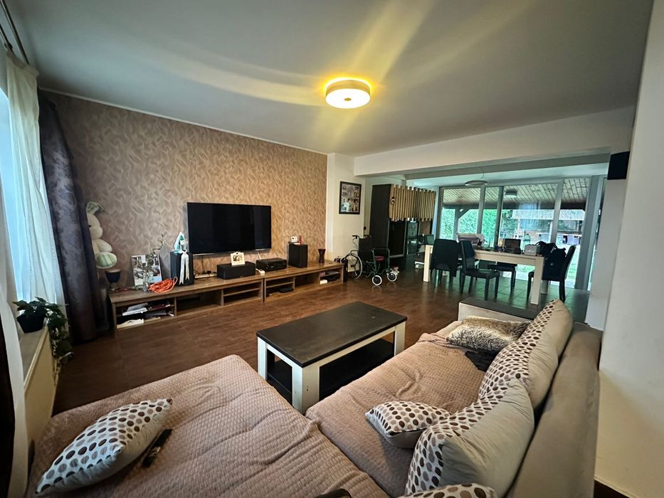 Casa Snagov cu iesire la padure
