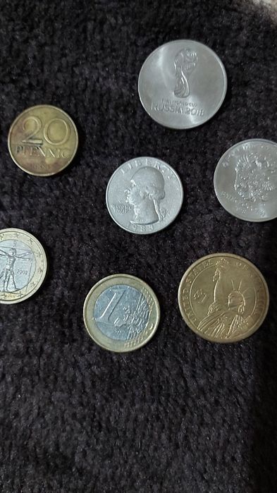 Продам монеты в коллекцию.